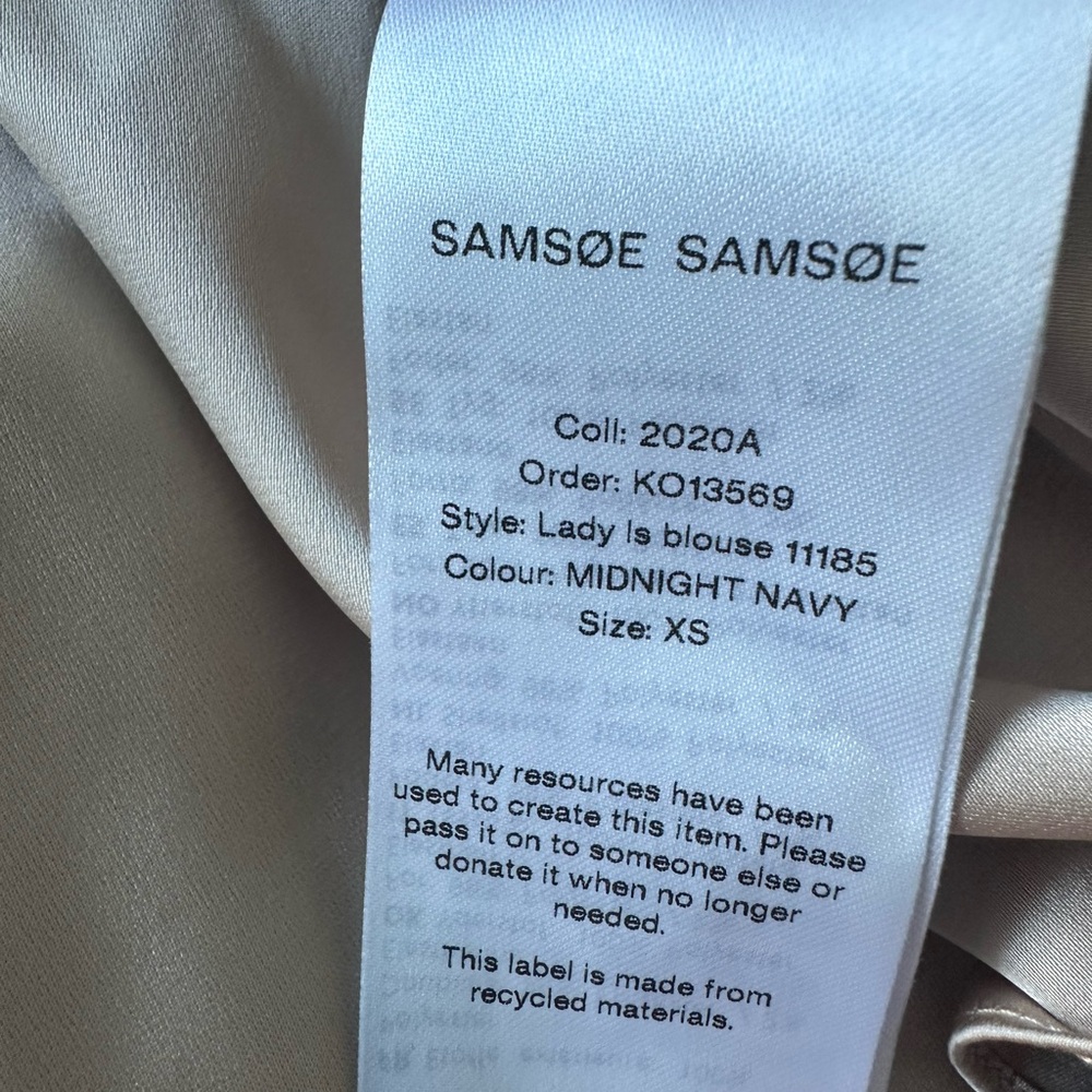 SAMSOE SAMSOE Lady Is Blouse Midnight Navy XS Pleated Keyhole Top - Picture 9 of 9